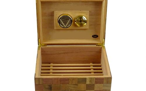 Humidor 50 szál szivar részére, spanyol cédrusfa szivar doboz, párásító, hygrométer - kockás