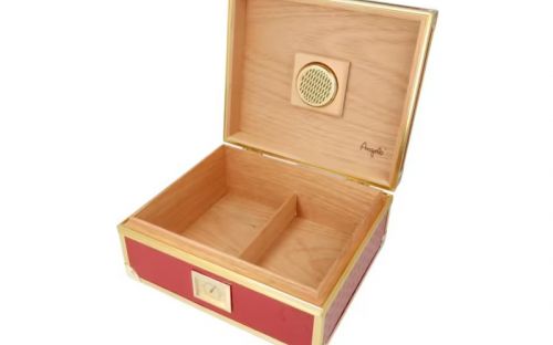 Humidor 40 szál szivar részére, cédrusfa szivar doboz, párásítóval, hygrométerrel - piros, aranyszínű fémkerettel, Angelo