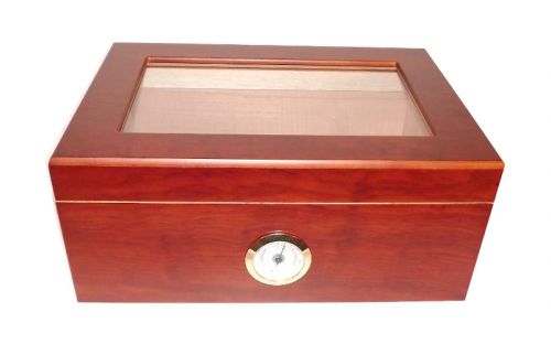 Humidor 50 szál szivar részére,  barna színű cédrusfa szivar doboz, üvegtető, párásítóval, hygrométerrel 