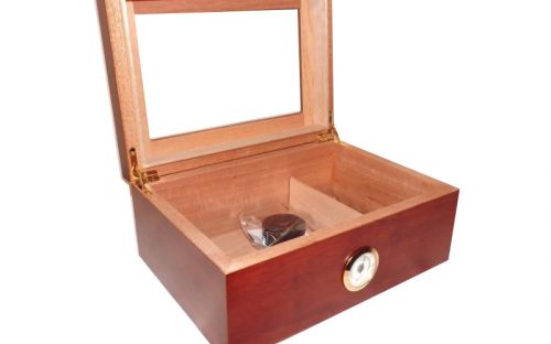 Humidor 50 szál szivar részére,  barna színű cédrusfa szivar doboz, üvegtető, párásítóval, hygrométerrel 