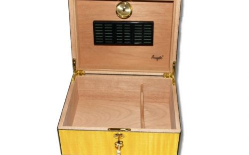 Humidor 50 szál szivar részére, lakkozott spanyol cédrusfa szivartartó doboz, kulccsal zárható, párásító és belső hygrometer - Cigarman