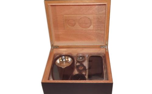 Humidor 40 szál szivar részére, cédrusfa szivar tároló doboz, párásítóval, hygrométerrel - fekete + AJÁNDÉK szett!