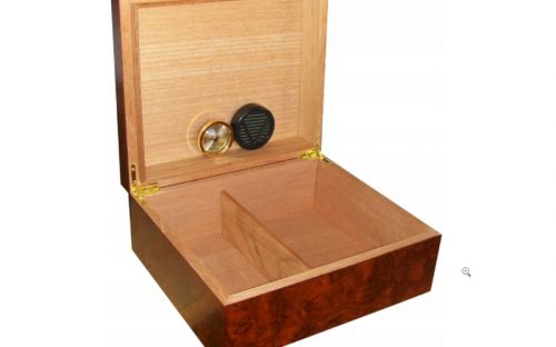 Humidor 40 szivar részére, cédrusfa szivartartó doboz, dohánylevél díszítéssel