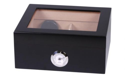 Humidor 30 szál szivar részére, matt fekete cédrusfa szivar doboz, üvegtetővel, párásítóval, külső hygrométerrel