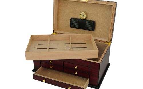 Humidor 80 szál szivar részére, spanyol cédrusfa szivartartó doboz, kulccsal zárható, párásító, hygrometer - Cherry