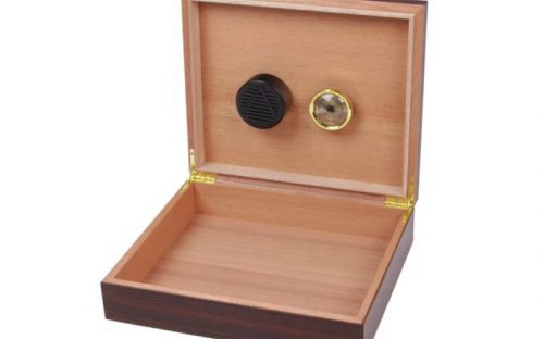 Humidor 30 szál szivar részére, szivartartó doboz, párásítóval, hygrometerrel - barna dió-dekor, Achenty!