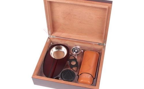 Humidor 30 szál szivar részére, cédrusfa szivar tároló doboz, párásítóval, hygrométerrel - cseresznye + AJÁNDÉK szett!