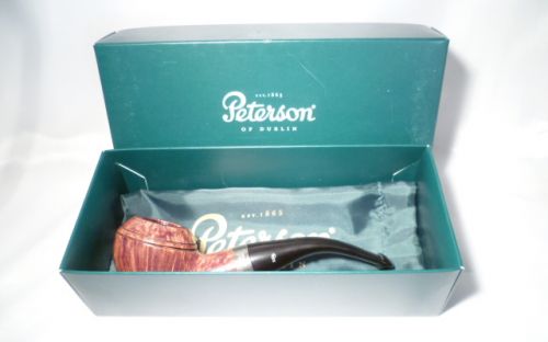 Peterson pipa Flame Grain 999 P-lip Bent Rhodesian