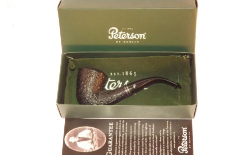 Peterson pipa Killarney B10 Black Rustic P-lip