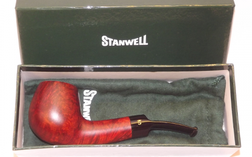 Stanwell pipa Silke Brun 233 Brown Matt