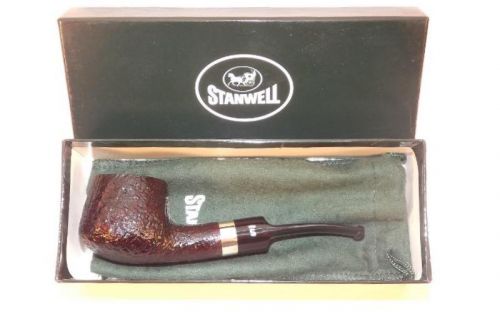 Stanwell pipa Sterling 11 Black Sand