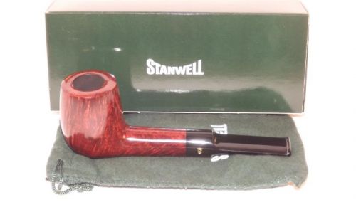 Stanwell pipa De Luxe 13 Brown Polish