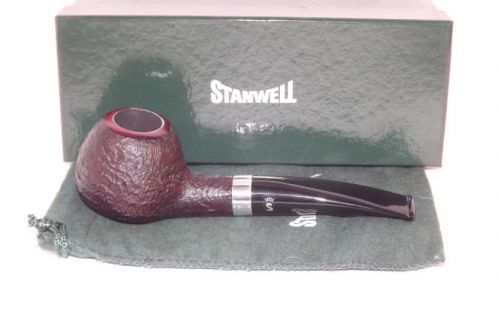 Stanwell pipa Sterling 109 Black Sand