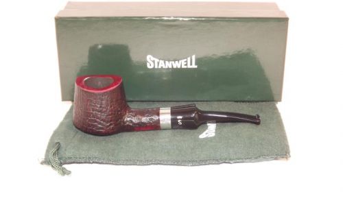 Stanwell pipa Sterling 118 Black Sand