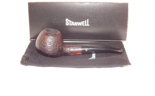 Stanwell pipa De Luxe 109 Black Sand