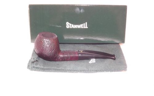 Stanwell pipa De Luxe 182 Black Sand