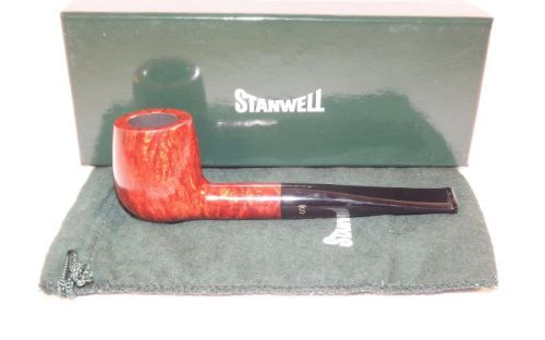 Stanwell pipa Featherweight 305 Brown Polish