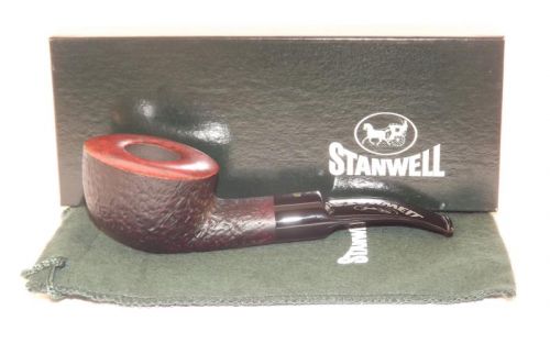 Stanwell pipa Hand Made 95 Black Sand