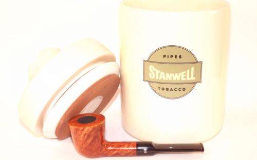 Stanwell Light Polish pipa + dohánytartó