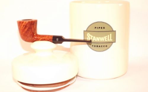 Stanwell Light Polish pipa + dohánytartó