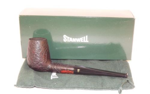 Stanwell pipa De Luxe 141 Black Sand