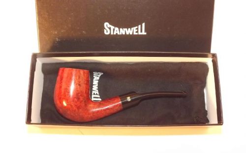 Stanwell pipa Featherweight 303 Brown Polish