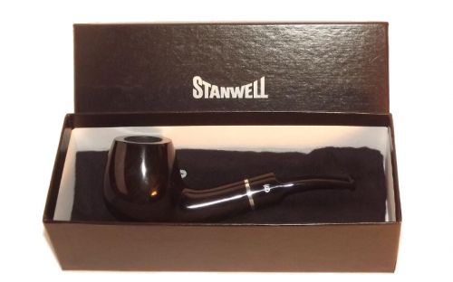 Stanwell pipa Black Diamond 233