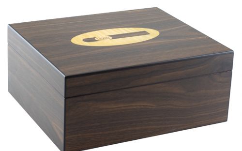 Humidor 50 szál szivar részére, dióbarna színű, spanyol cédrusfa szivartartó doboz, párásító és belső hygrometer - szivar díszítéssel