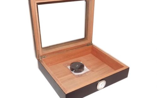 Humidor 30 szál szivar részére, cédrusfa szivar doboz, üvegtető, párásítóval, hygrométerrel - fekete, Angelo