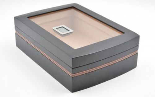 Humidor 40 szál szivarnak, cédrusfa szivar doboz, üvegtető, párásítóval, digitális higrométerrel - fekete