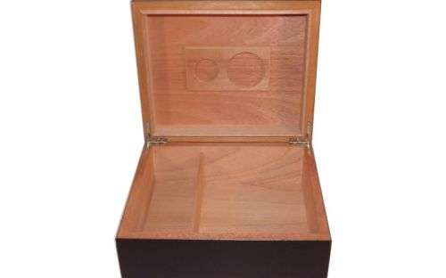 Humidor 40 szál szivar részére, cédrusfa szivar tároló doboz, párásítóval, hygrométerrel - fekete + AJÁNDÉK szett!