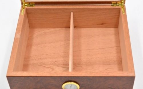 Humidor 40 szál szivar részére, cédrusfa szivar tároló doboz, párásítóval, külső hygrométerrel - gyökérmintás, Angelo