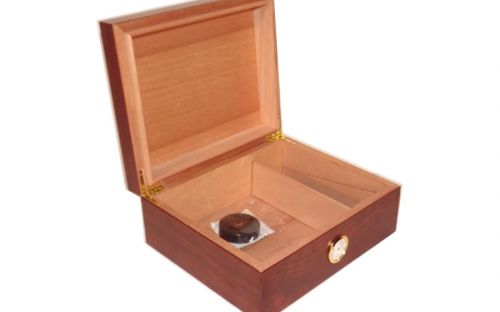 Humidor 50 szál szivar részére, cédrusfa szivar doboz, párásítóval, hygrométerrel - barna, Angelo