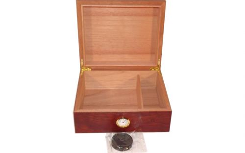 Humidor 50 szál szivar részére, cédrusfa szivar doboz, párásítóval, hygrométerrel - barna, Angelo