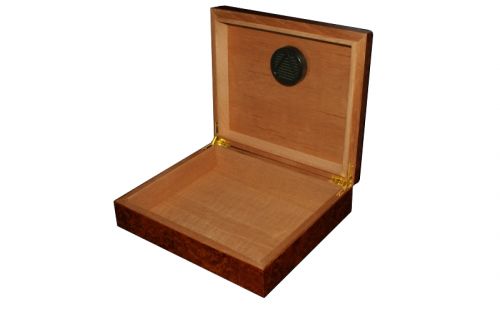 Humidor 25 szál szivarnak, gyökérmintás barna színű, párásítóval