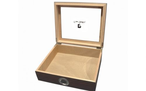 Humidor 30 szál szivarnak, cédrusfa szivartartó, üvegtetős, barna + AJÁNDÉK szett! - Pierre Cardin