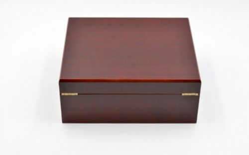 Humidor 40 szál szivar részére, cédrusfa szivar doboz, párásítóval, külső hygrométerrel - vöröses barna, Angelo