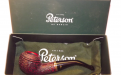 Peterson pipa Emerald 999 Rustic P-lip Bent Rhodesian